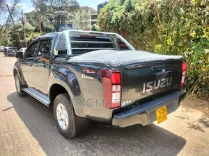 Isuzu D-MAX 2022 Gray