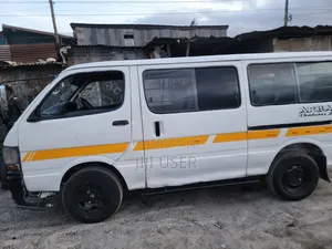 Toyota HiAce 2012 White