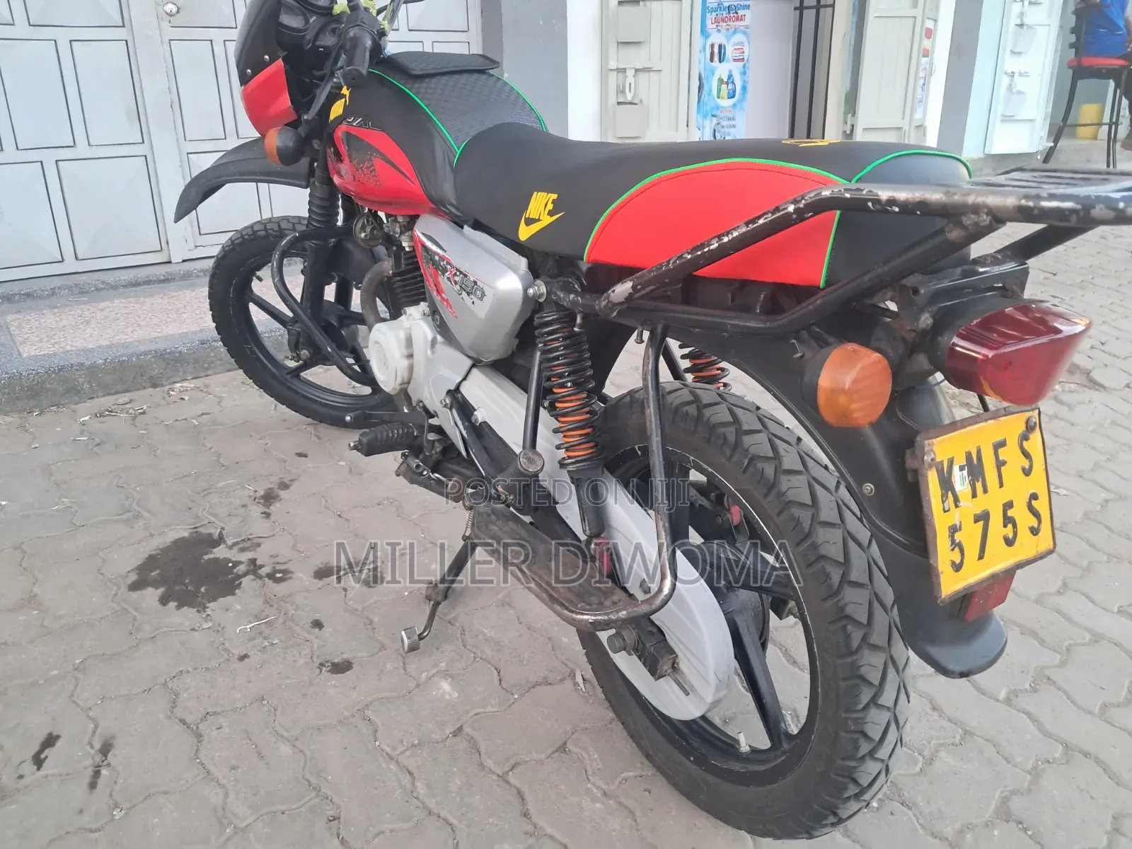 Bajaj Boxer 2022 Red