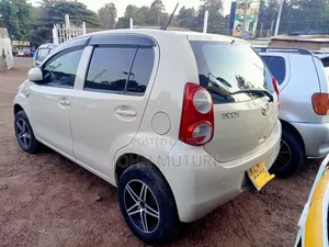 Daihatsu Boon 2010 Gold