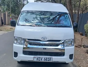 Toyota HiAce 2019 White