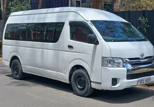 Toyota HiAce 2019 White