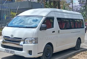 Toyota HiAce 2019 White