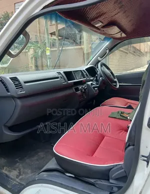 Toyota HiAce 2019 White