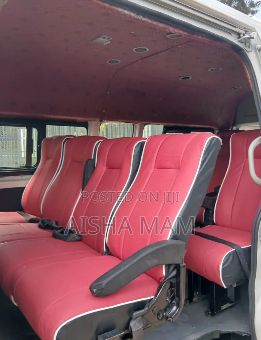 Toyota HiAce 2019 White