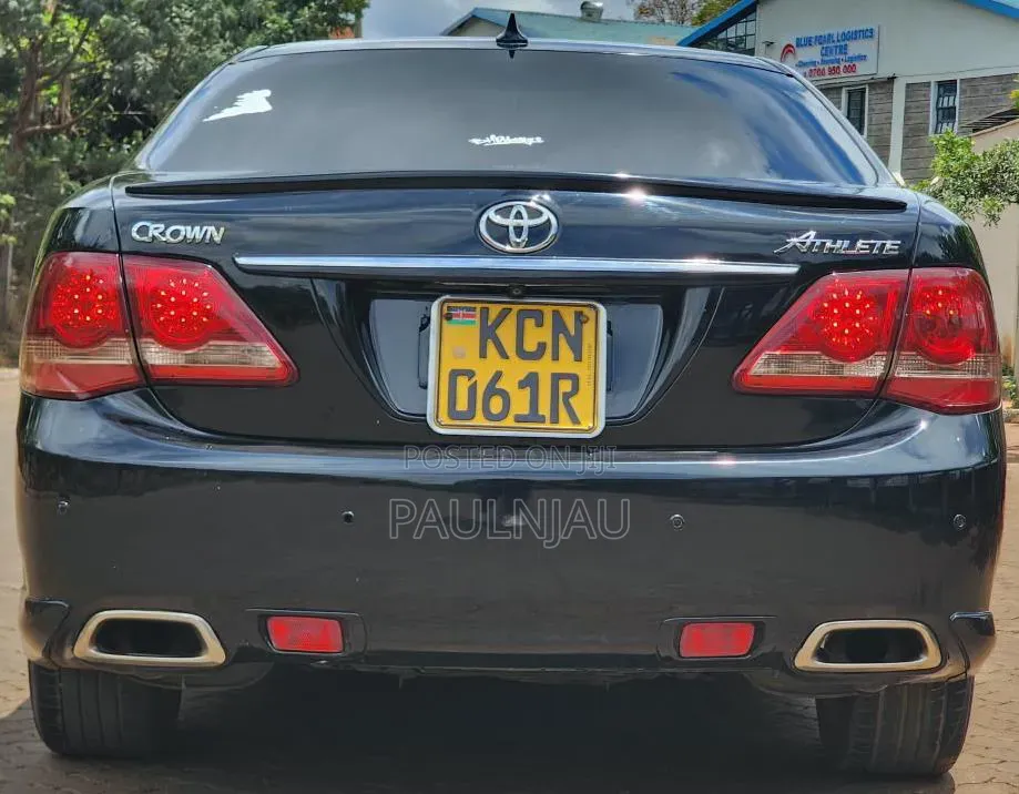Toyota Crown 2010 Black