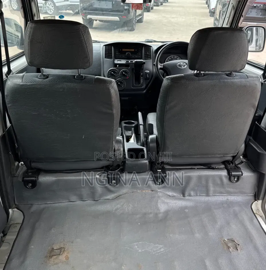 Toyota TownAce 2012 White