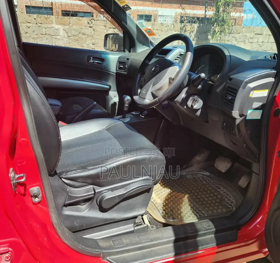 Nissan X-Trail 2012