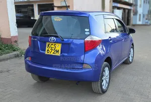 Toyota Ractis 2011 Blue