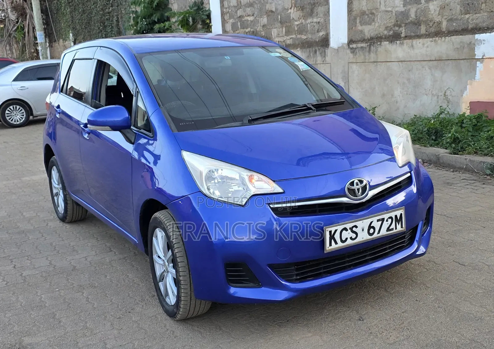Toyota Ractis 2011 Blue