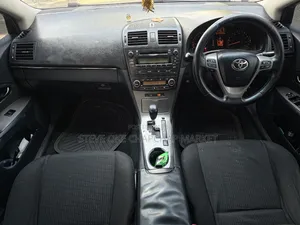 Toyota Avensis 2009 Silver