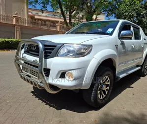 Toyota Hilux 2015 White