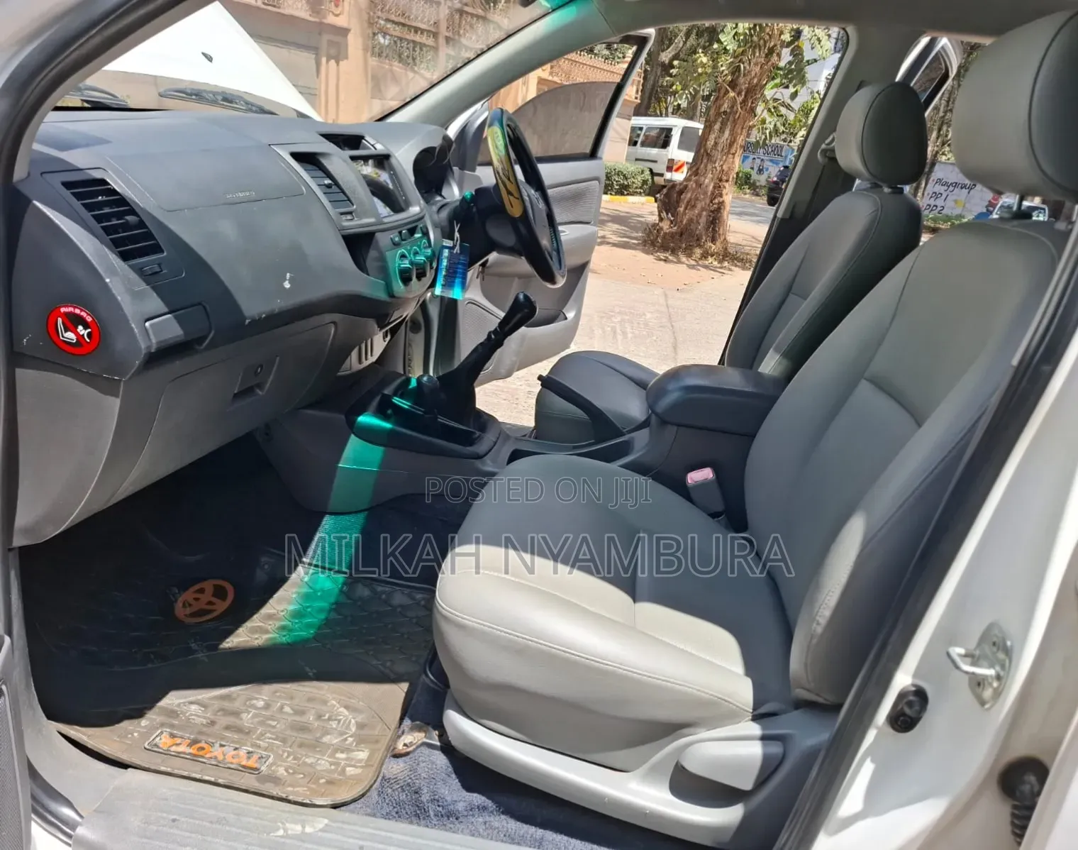 Toyota Hilux 2015 White