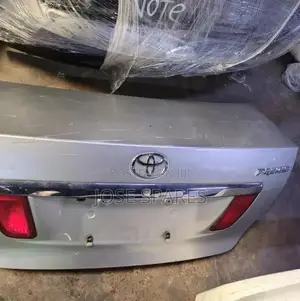 Toyota Premio Boot / Tailgate