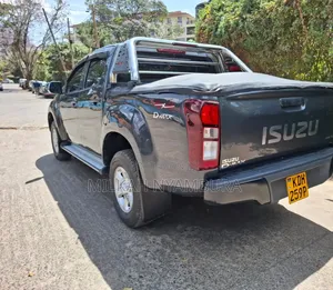 Isuzu D-MAX 2022 Gray