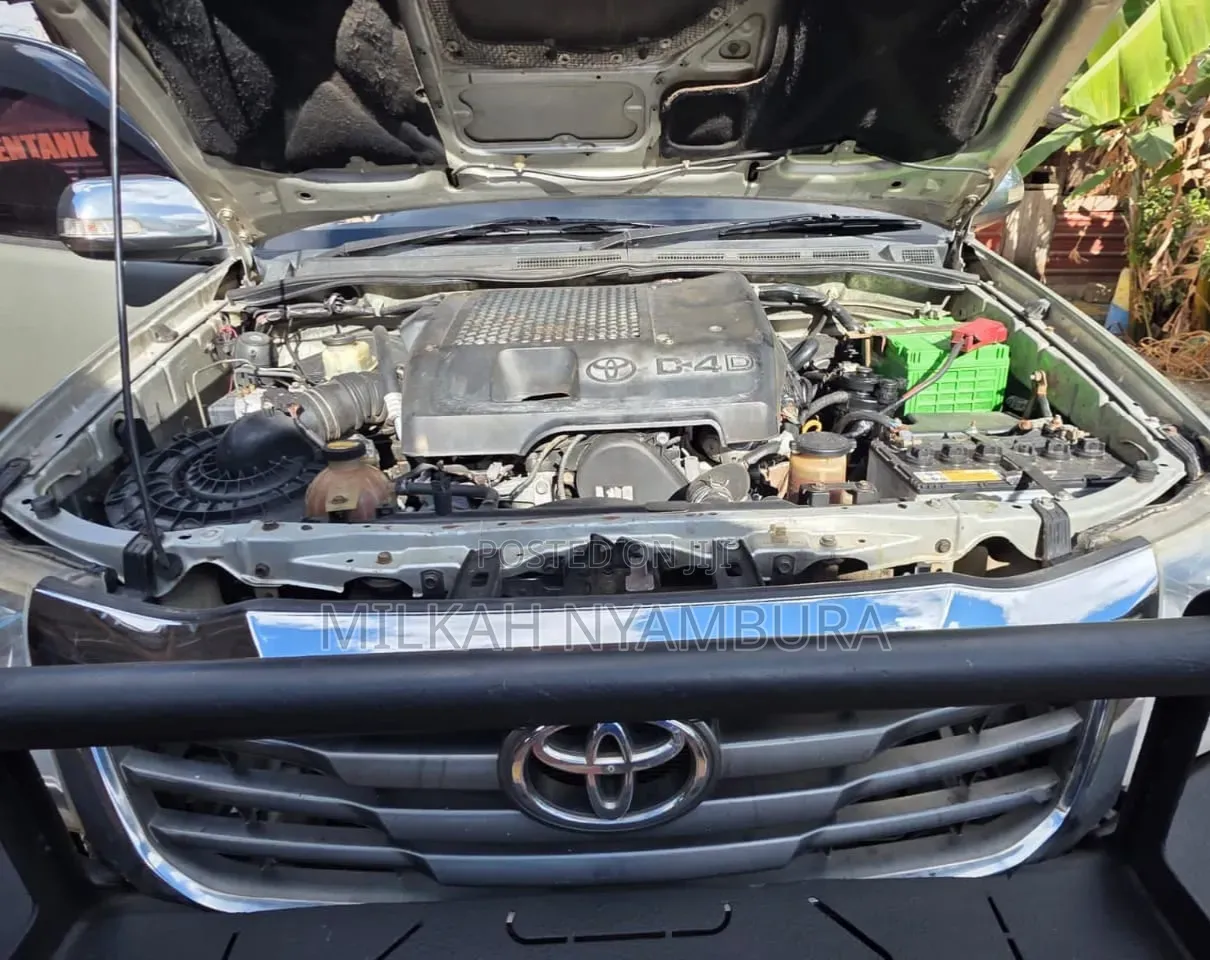 Toyota Hilux 2013 Silver