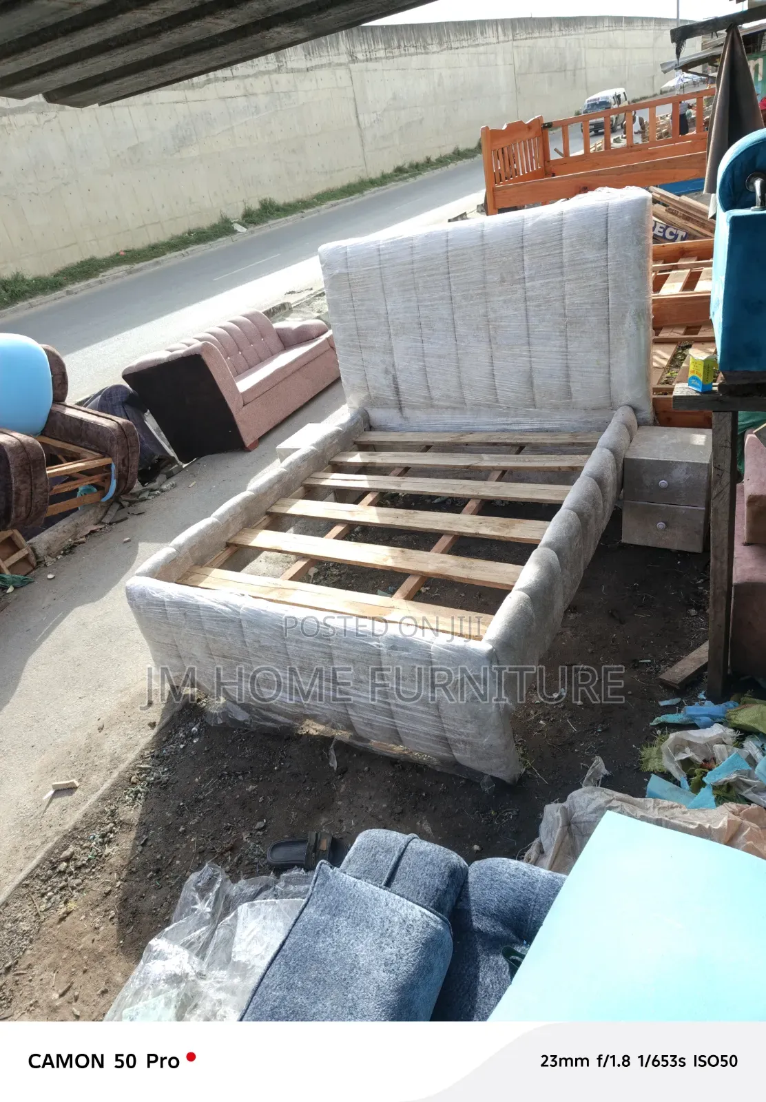 Bubble Bed 5by6 With 2 Side Draws