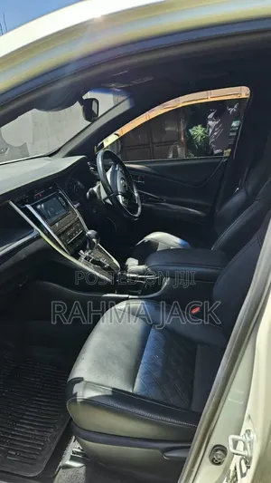 Toyota Harrier 2.0 4WD 2019 White