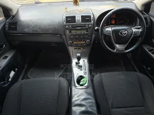 Toyota Avensis 2009 Silver