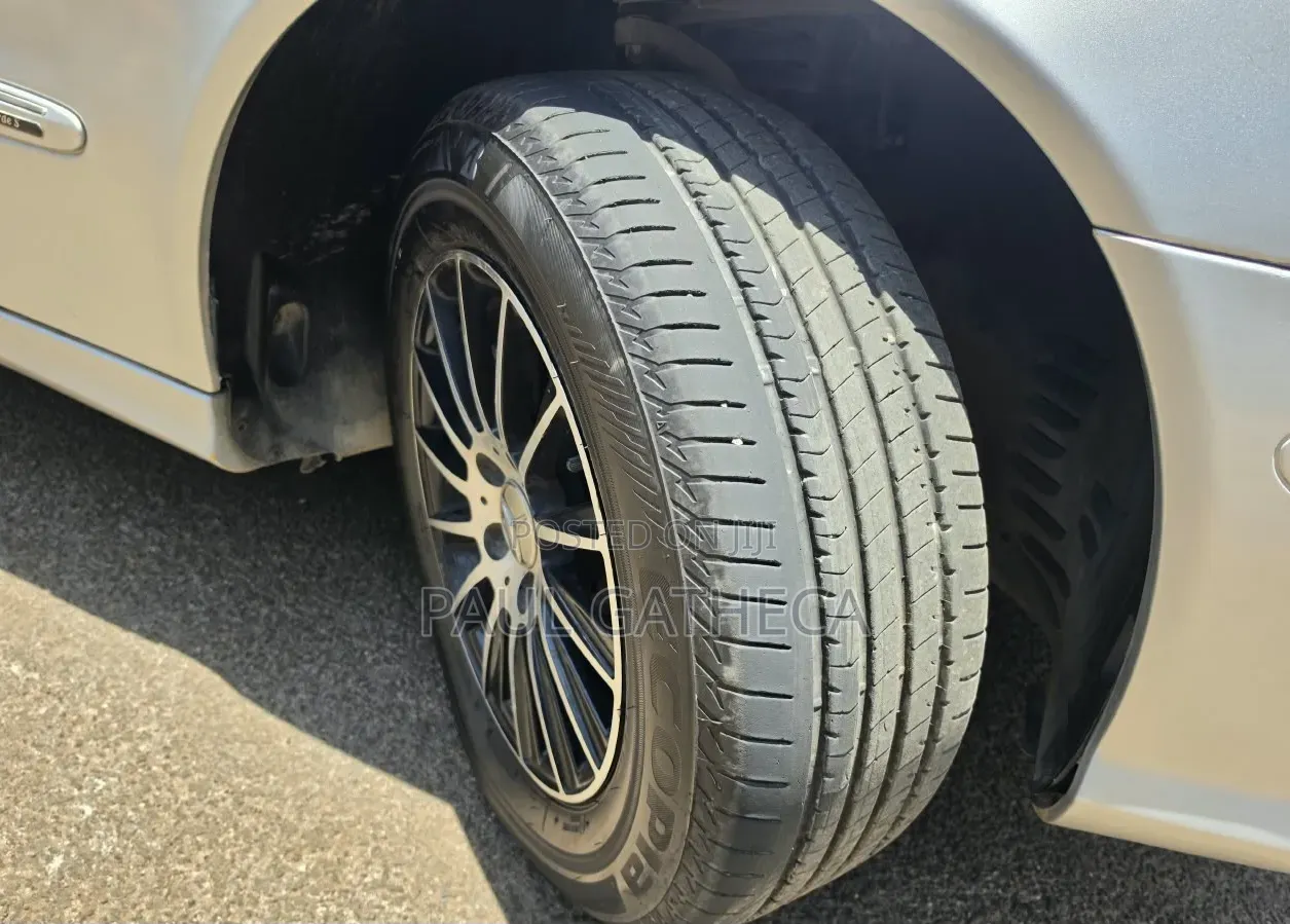 Mercedes-Benz E300 2008 Silver