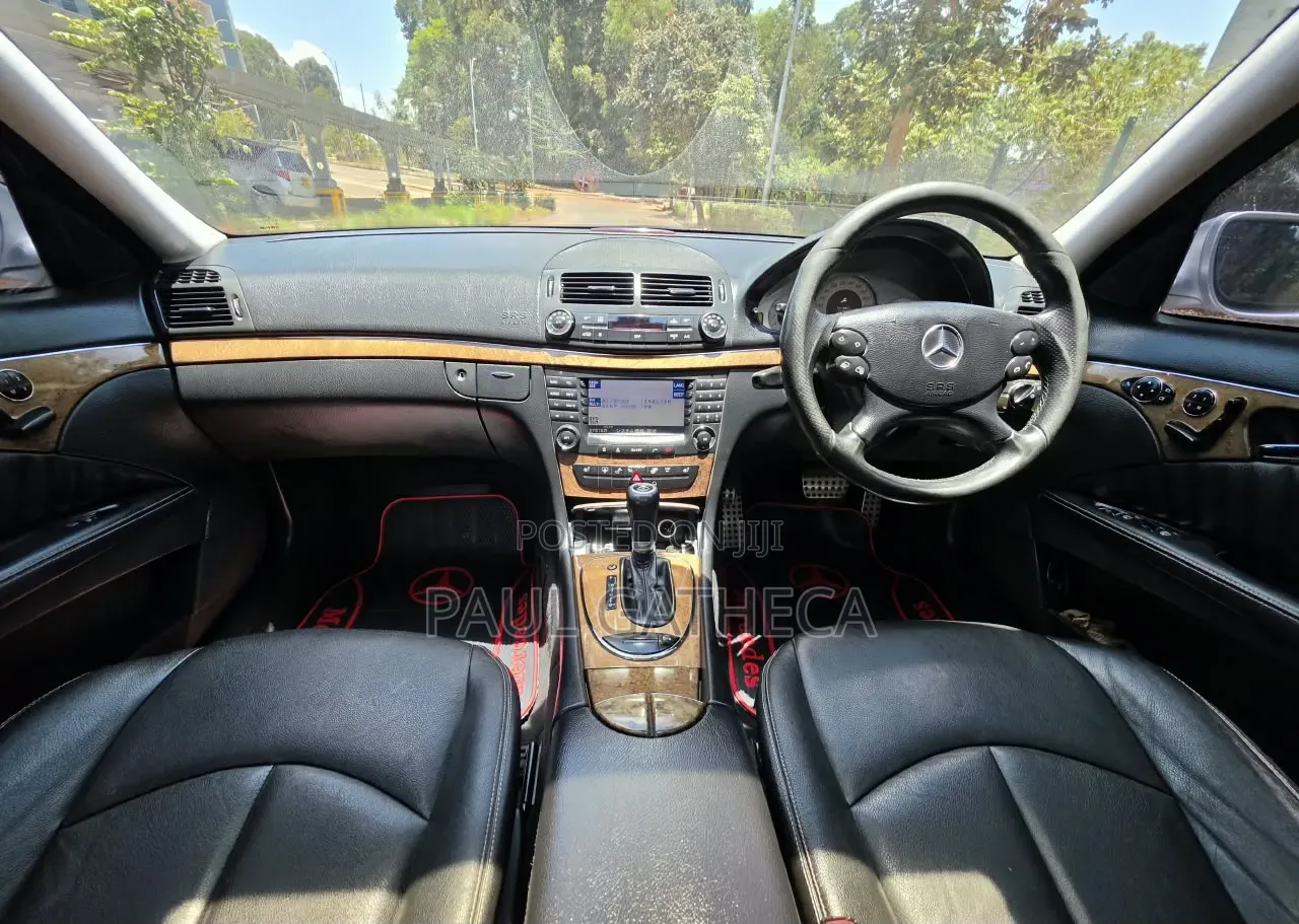Mercedes-Benz E300 2008 Silver