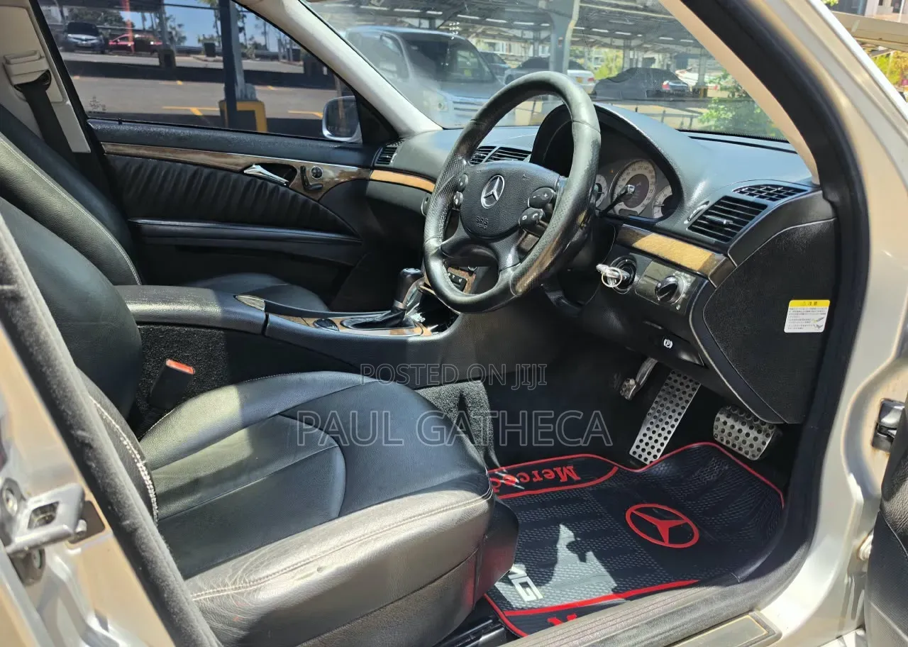 Mercedes-Benz E300 2008 Silver
