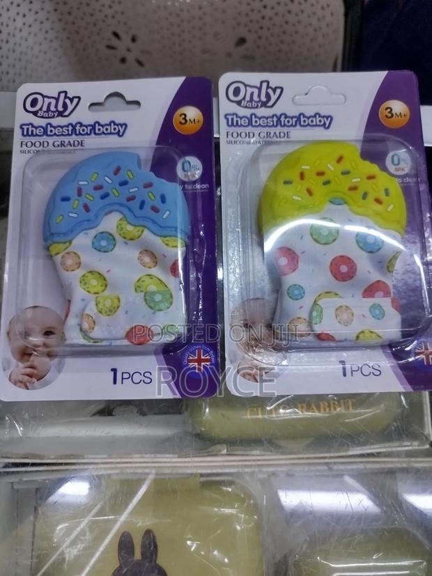 Nummy Mitt Teething Mitten