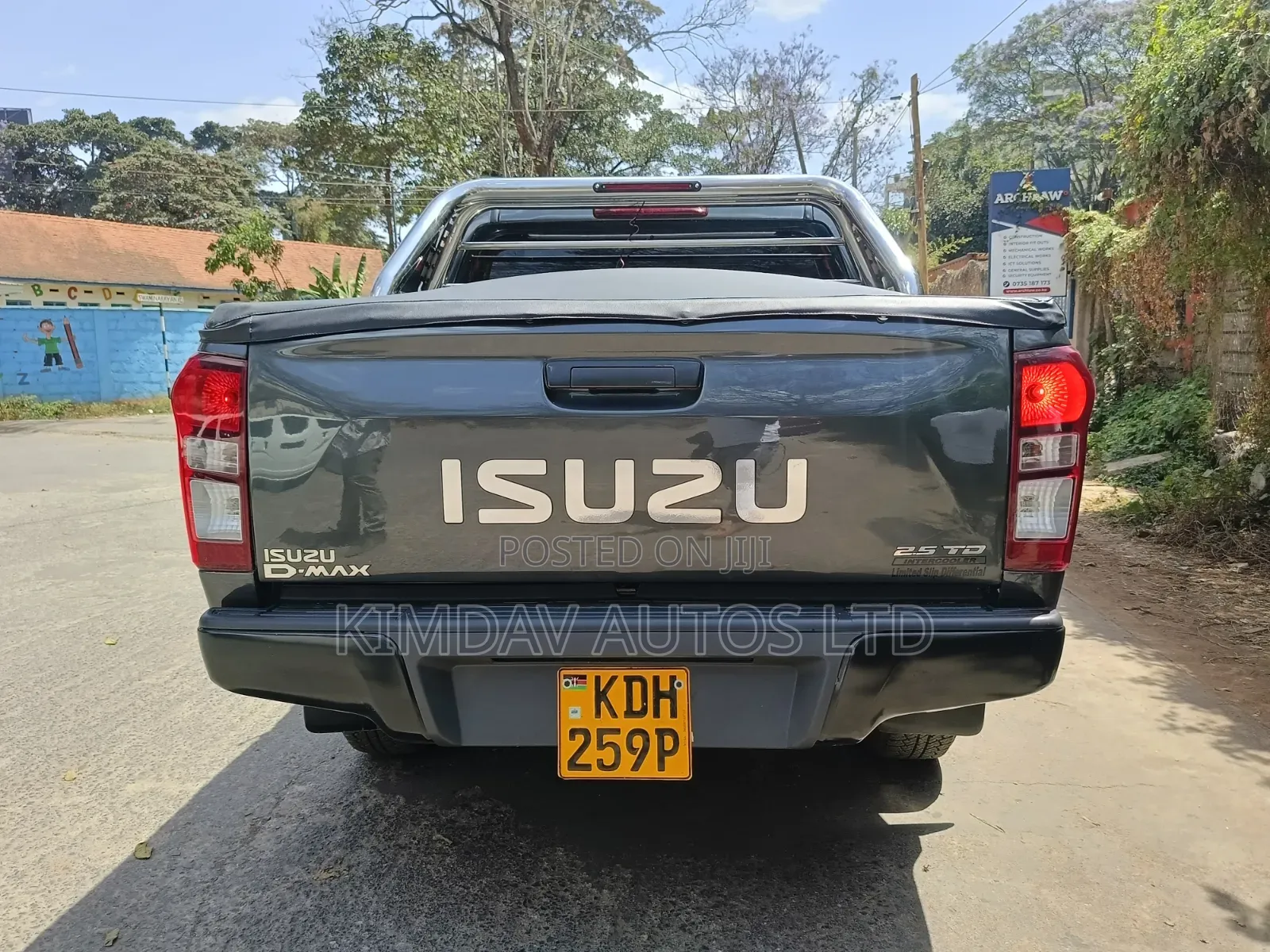 Isuzu D-MAX 2023 Gray