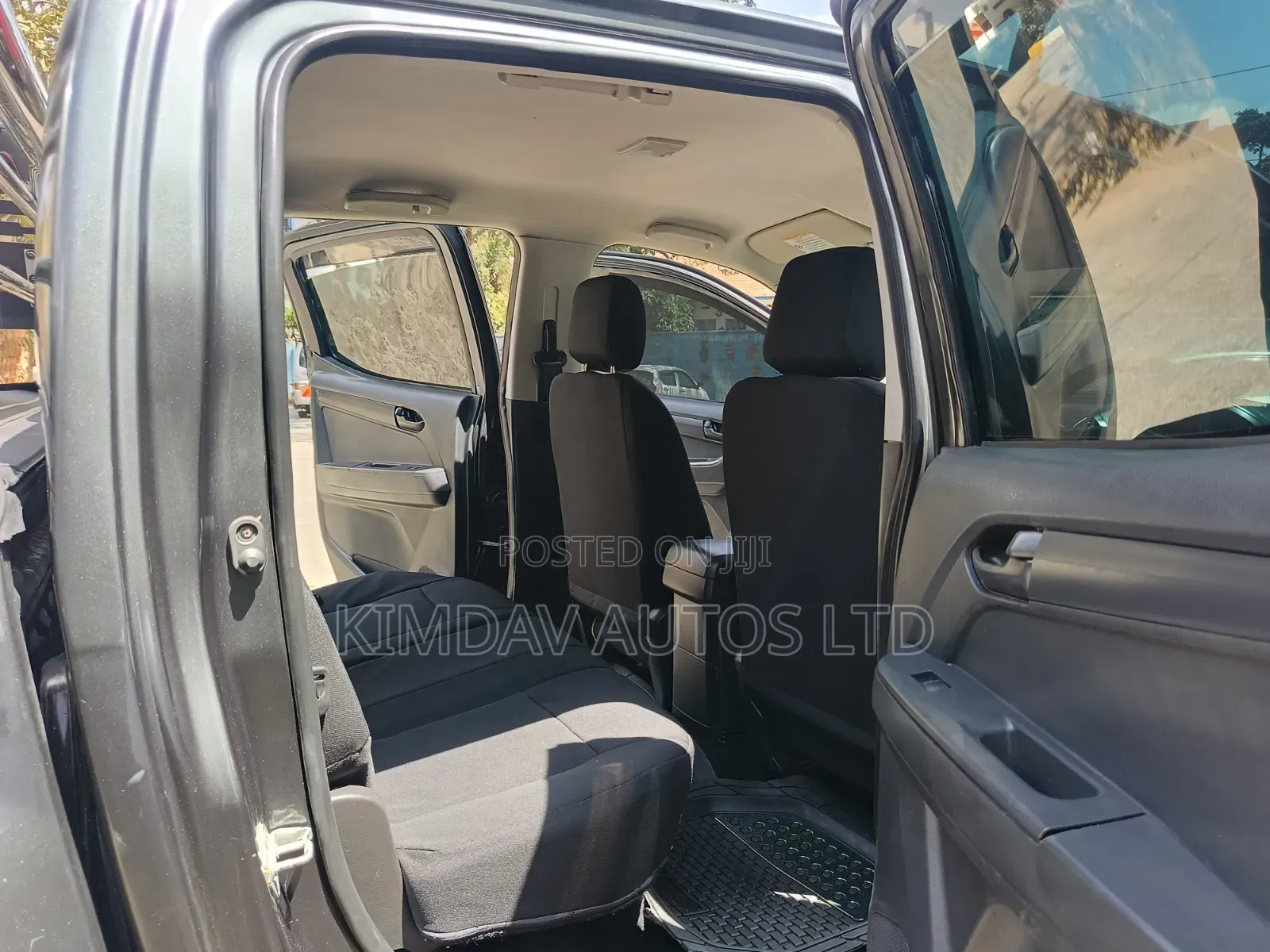 Isuzu D-MAX 2023 Gray