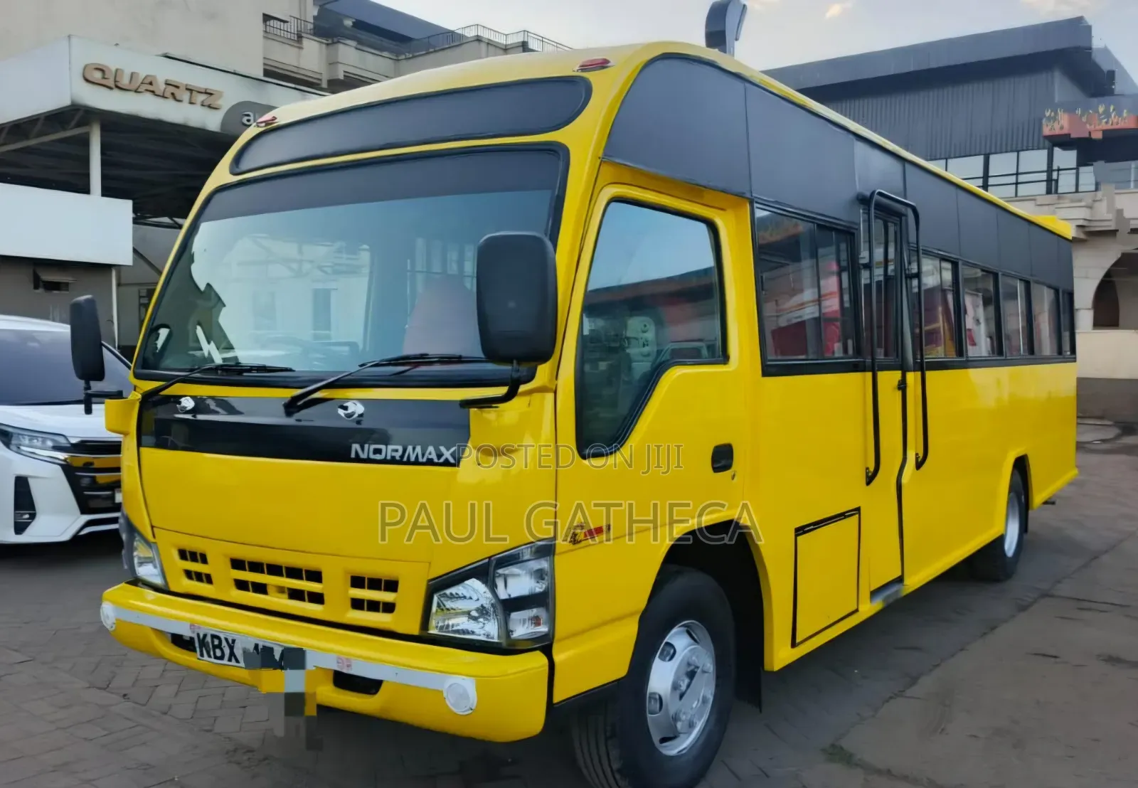 Isuzu NQR 2012 Yellow