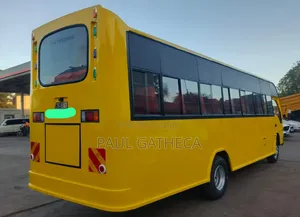 Isuzu NQR 2012 Yellow