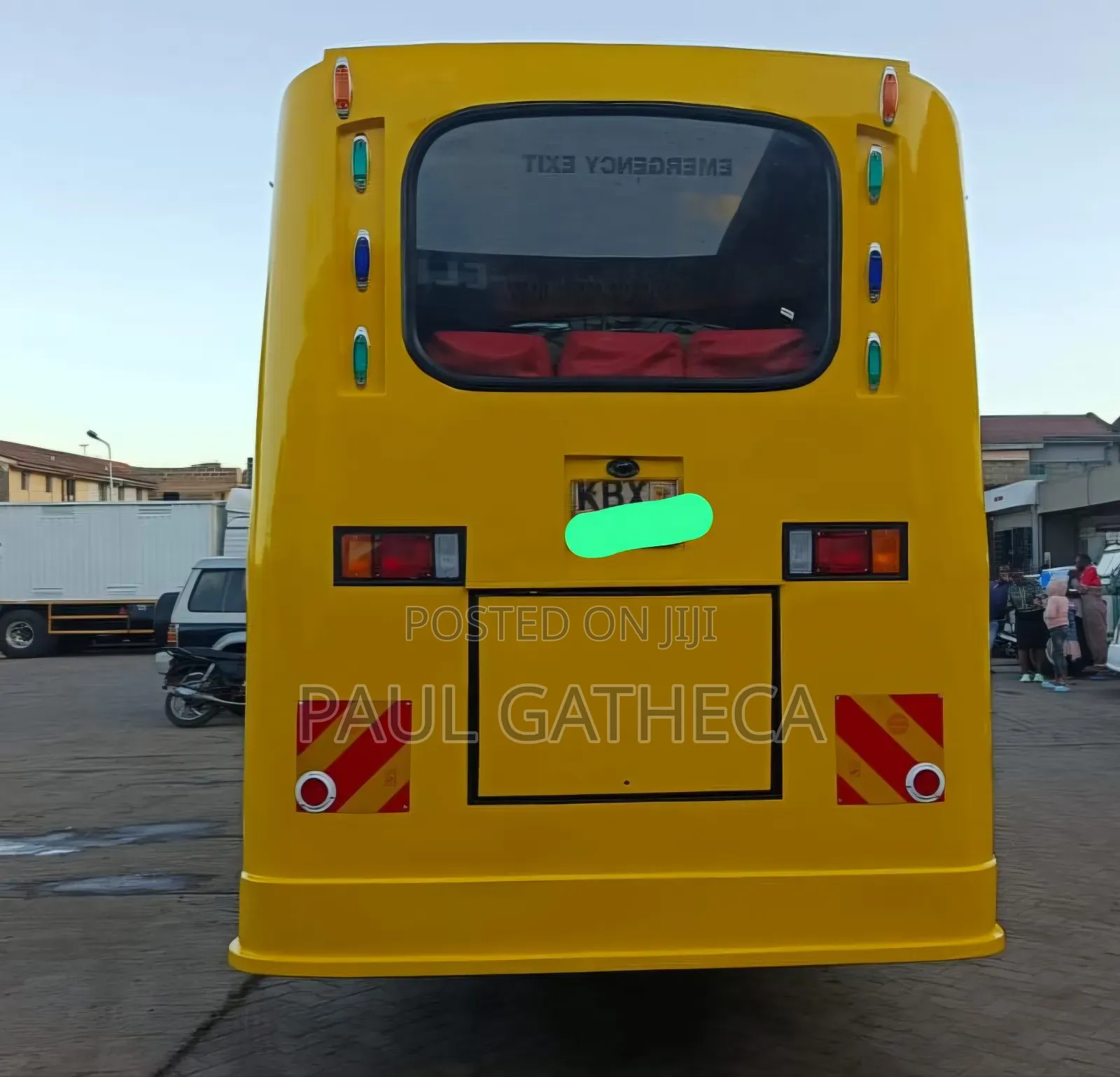 Isuzu NQR 2012 Yellow
