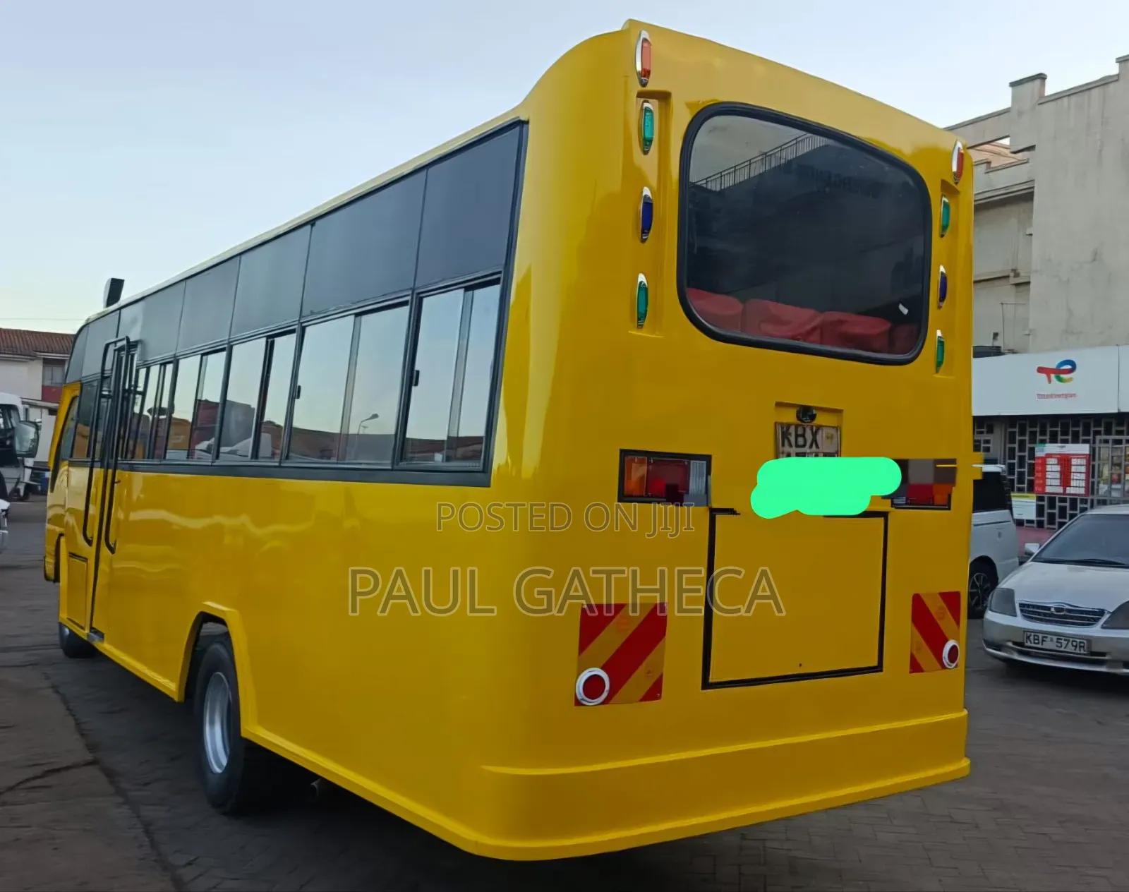 Isuzu NQR 2012 Yellow