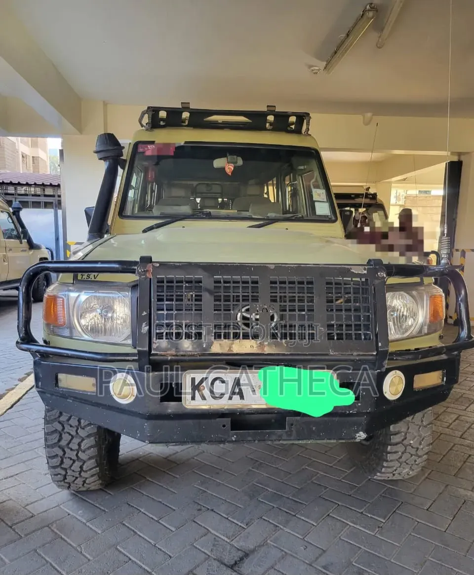 Toyota Land Cruiser 2013 Green