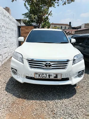 Toyota Vanguard 2010 White