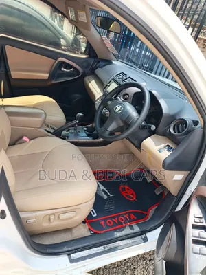 Toyota Vanguard 2010 White