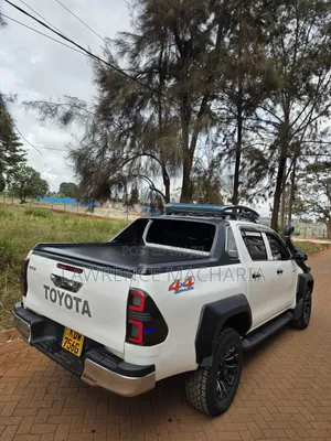 Toyota Hilux 2017 White