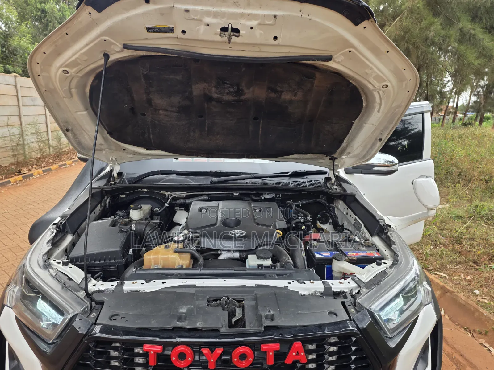 Toyota Hilux 2017 White