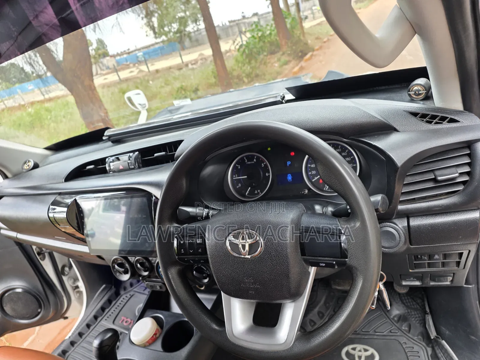 Toyota Hilux 2017 White