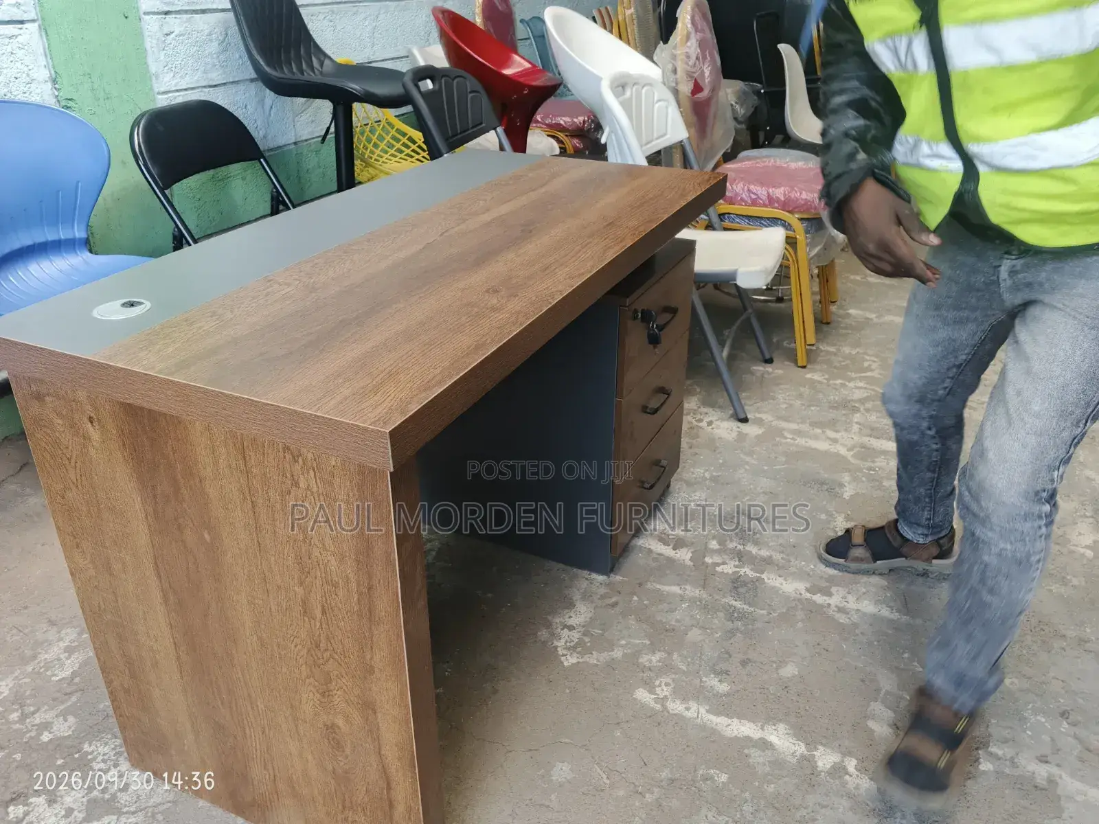 Executive 1.2m Office Table - Storage Available