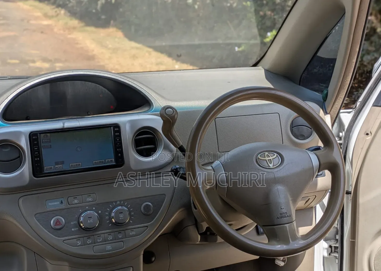 Toyota Porte 2011 White