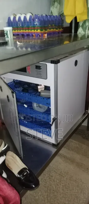 204 Eggs Incubator
