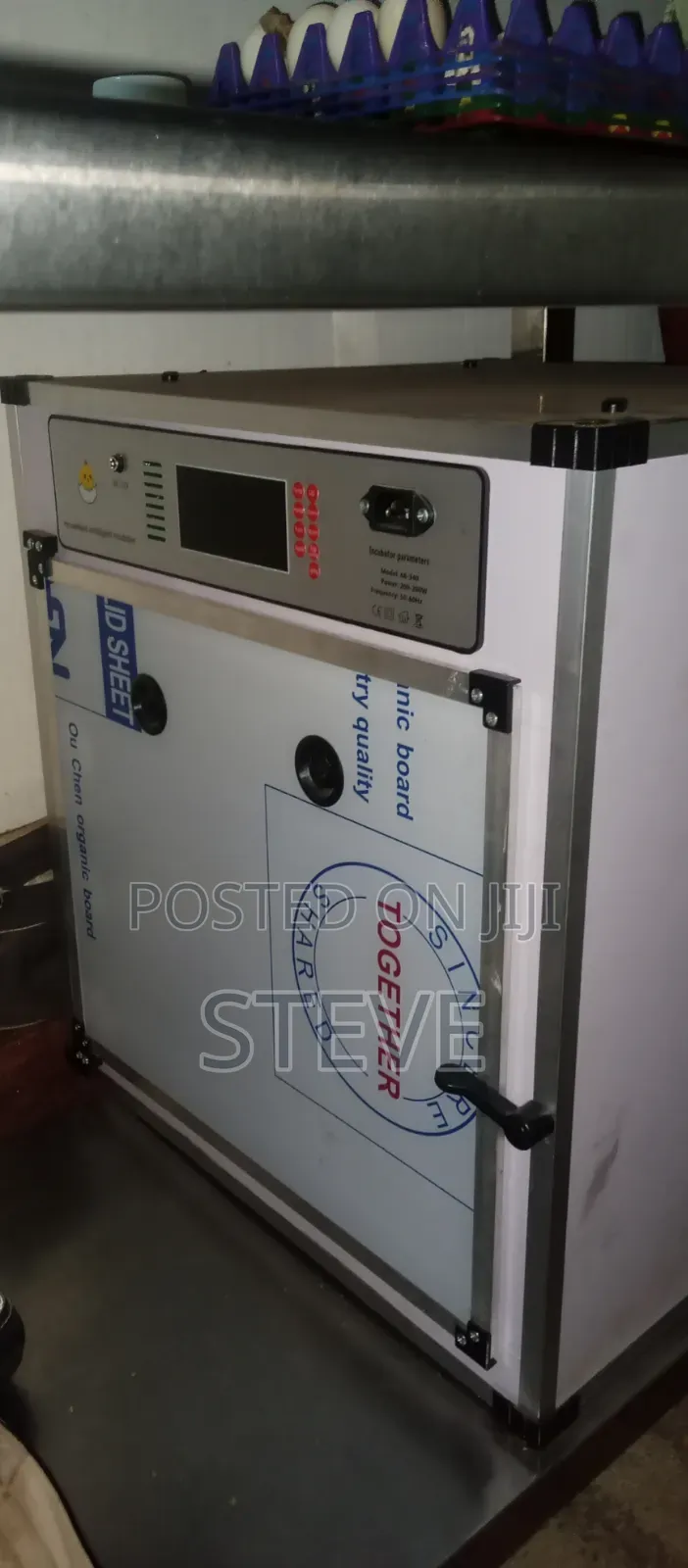 204 Eggs Incubator