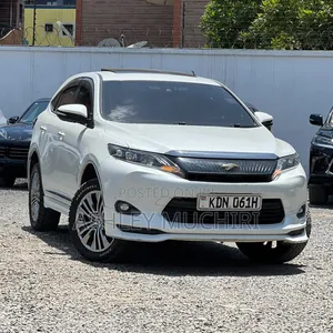 Toyota Harrier 2.0 2017 White