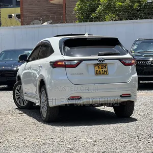 Toyota Harrier 2.0 2017 White