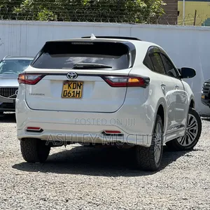 Toyota Harrier 2.0 2017 White