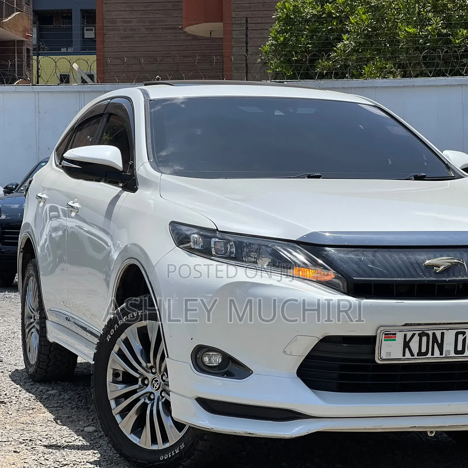 Toyota Harrier 2.0 2017 White