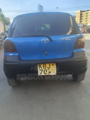 Toyota Vitz 2004 Blue