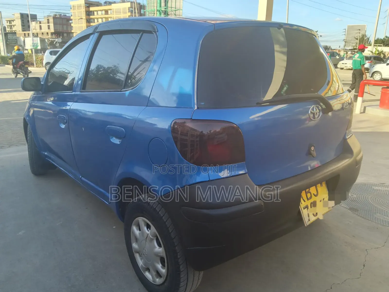 Toyota Vitz 2004 Blue
