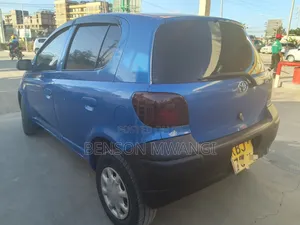 Toyota Vitz 2004 Blue